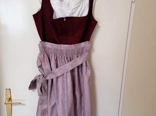 Dirndl Neu gr. 44 Blusen 2x gr. 40, 200 €, Kleidung & Schmuck-Damenkleidung in 1210 Floridsdorf Dirndl Neu gr. 44 Blusen 2x gr. 40, 200 €, Kleidung & Schmuck-Damenkleidung in 1210 Floridsdorf