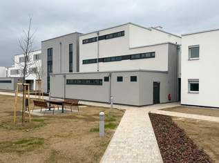 Top 12: 3-Zimmerwohnung im 1. OG mit Balkon, 861 €, Immobilien-Wohnungen in 2620 Gemeinde Neunkirchen