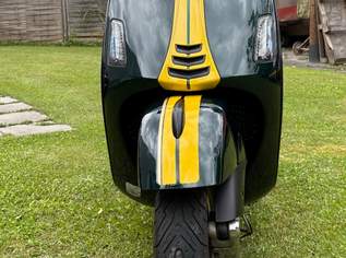 Vespa GTS 300 Racing Sixties Vespa GTS 300 Racing Sixties