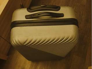 SUITCASE 69cm , 15 €, Kleidung & Schmuck-Taschen & Koffer in 1020 Leopoldstadt