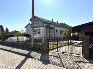 Einfamilienhaus mit Garten, Pool & Garage in Laa an der Thaya!, 269000 €, Immobilien-Häuser in 2136 Gemeinde Laa an der Thaya Einfamilienhaus mit Garten, Pool & Garage in Laa an der Thaya!, 269000 €, Immobilien-Häuser in 2136 Gemeinde Laa an der Thaya
