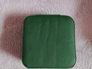 EIN PLATZERL FÜR IHREN SCHMUCK !!