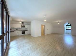 Großzügige Terrassenwohnung – zwei Schlafzimmer & weitläufiger Wohnbereich, 1342 €, Immobilien-Wohnungen in 3500 Am Steindl