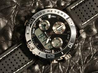 Herrenuhr TRAVELLER, 298 €, Kleidung & Schmuck-Accessoires, Uhren, Schmuck in 1200 Brigittenau Herrenuhr TRAVELLER, 298 €, Kleidung & Schmuck-Accessoires, Uhren, Schmuck in 1200 Brigittenau