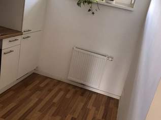HELLE PERFEKT AUFGETEILTE WOHNUNG 