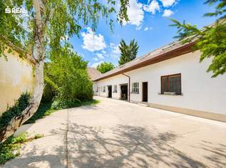 Landhaus mit uneinsehbarem Innenhof, Stadl & großem Grundstück, 275000 €, Immobilien-Häuser in 2070 Unternalb Landhaus mit uneinsehbarem Innenhof, Stadl & großem Grundstück, 275000 €, Immobilien-Häuser in 2070 Unternalb