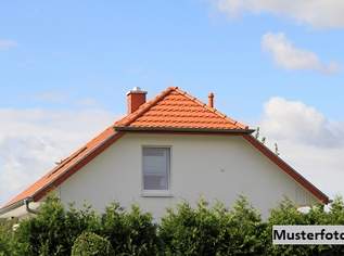 Solides Einfamilienhaus (Bj. ab 1969) mit Keller und Garage, 194000 €, Immobilien-Gewerbeobjekte in 8243 Pinggau