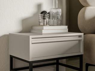 Moderner Schmink-/ Konsolentisch und 2 moderne Nachttische von Selsey Moderner Schmink-/ Konsolentisch und 2 moderne Nachttische von Selsey