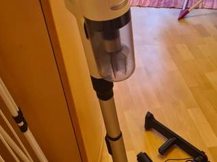 Akkusauger AEG ultimate 8000, 120 €, Haus, Bau, Garten-Haushaltsgeräte in 1140 Penzing Akkusauger AEG ultimate 8000, 120 €, Haus, Bau, Garten-Haushaltsgeräte in 1140 Penzing