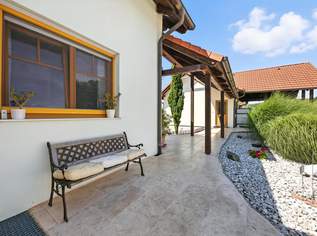 High-end living in a peaceful green location! A feel-good retreat in a class of its own: tradition meets state-of-the-art comfort!, 1045000 €, Immobilien-Häuser in 2020 Wolfsbrunn