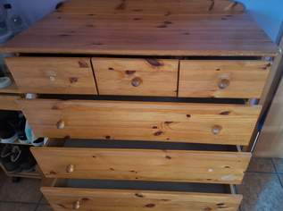 Kommode aus massivem Kiefernholz, 35 €, Haus, Bau, Garten-Möbel & Sanitär in 2483 Gemeinde Ebreichsdorf