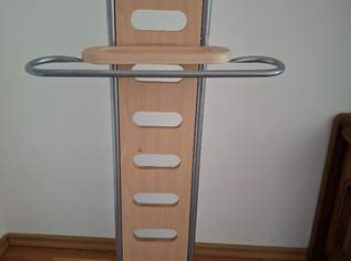 Kleiderständer "Herrendiener", 30 €, Haus, Bau, Garten-Möbel & Sanitär in 2000 Gemeinde Stockerau Kleiderständer "Herrendiener", 30 €, Haus, Bau, Garten-Möbel & Sanitär in 2000 Gemeinde Stockerau