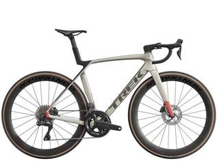 Trek Madone SL 7 Gen 8 - matte-lunar-silver Rahmengröße: M