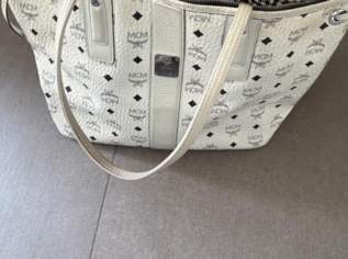 Original MCM Shopper – Weiß – Sehr guter Zustand, 279 €, Kleidung & Schmuck-Taschen & Koffer in 5020 Salzburg