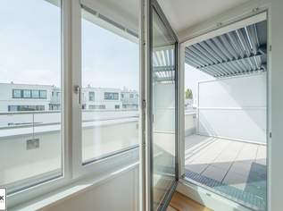 Helle 2 Zimmer Dachgeschosswohnung mit hofseitiger Terrasse - Abendsonne auf der eigenen Terrasse genießen! // ab 02/26 **VIDEO**, 1425 €, Immobilien-Wohnungen in 1120 Meidling