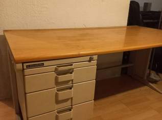Schreibtisch , 20 €, Haus, Bau, Garten-Möbel & Sanitär in 6406 Gemeinde Oberhofen im Inntal