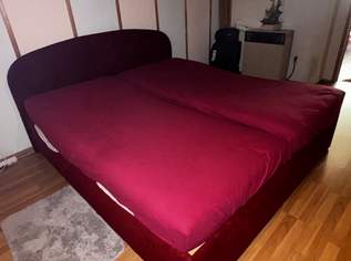 schönes Doppelbett in rot wegen Wohnungsauflösung abzugeben schönes Doppelbett in rot wegen Wohnungsauflösung abzugeben