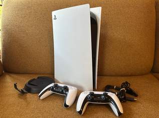 PlayStation 5 Disc Edition 825 GB mit 2 Controllern und Zubehör, 450 €, Marktplatz-Computer, Handys & Software in 2602 Gemeinde Blumau-Neurißhof