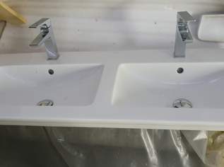 Neuer Doppelwaschtisch, 400 €, Haus, Bau, Garten-Möbel & Sanitär in 6363 Gemeinde Westendorf