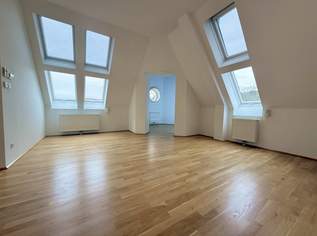 Dachgeschoss-Turm-Wohnung mit 5 Meter Raumhöhe | ca. 2.000 m² Garten zur allgemeinen Nutzung I freie Mietzinsbildung I, 395000 €, Immobilien-Wohnungen in 2500 Gemeinde Baden