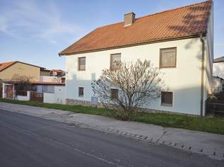 Gemütliches Zuhause im Weinviertel - Einfamilienhaus mit großer überdachter Terrasse - großzügiger Kellerfläche und Nebengebäude, 175000 €, Immobilien-Häuser in 2052 Pernersdorf Gemütliches Zuhause im Weinviertel - Einfamilienhaus mit großer überdachter Terrasse - großzügiger Kellerfläche und Nebengebäude, 175000 €, Immobilien-Häuser in 2052 Pernersdorf