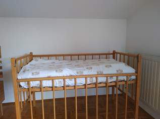 Kinder-Gitterbett, Massivholz, höhenverstellbar inkl. neuer Matratze, 20 €, Kindersachen-Kinderzimmer in 7503 Großpetersdorf