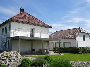 Wohnhaushälfte am Ortsrand mit großem Garten (Top 2 parifiziert)