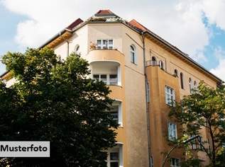 Altbau-Mehrfamilienhaus mit 10 Wohnungen und Entwicklungspotenzial, 1075500 €, Immobilien-Häuser in 1220 Donaustadt