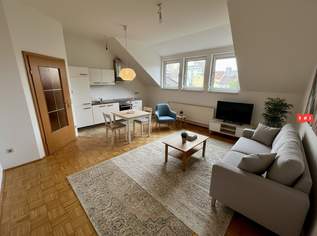 Schöne Dachgeschosswohnung mit Airbnb Potenzial, 254920 €, Immobilien-Wohnungen in Oberösterreich