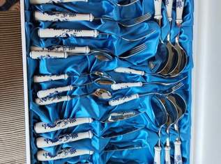 Zwiebelmuster Bestecksets mit Porzellangriff von Toner 56 teilig Vintage , 400 €, Haus, Bau, Garten-Haushaltsgeräte in 1220 Donaustadt Zwiebelmuster Bestecksets mit Porzellangriff von Toner 56 teilig Vintage , 400 €, Haus, Bau, Garten-Haushaltsgeräte in 1220 Donaustadt