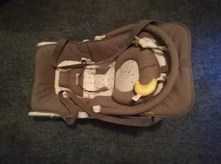 Babywippe mit Mobile. Babywippe mit Mobile.