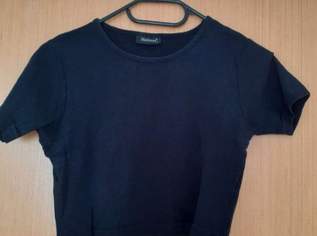 Bauchfrei T-Shirt Damen, 2.5 €, Kleidung & Schmuck-Damenkleidung in 4030 Linz