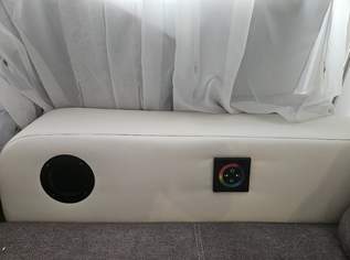 Couch mit Licht und Soundboxen , 600 €, Haus, Bau, Garten-Möbel & Sanitär in 1230 Liesing