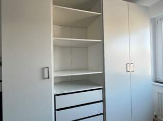 IKEA Pax Kleiderschrank - sehr viel Stauraum, 450 €, Haus, Bau, Garten-Möbel & Sanitär in 1130 Hietzing