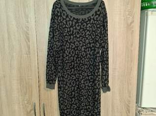 Kleider & Kaputzenjacke Kleider & Kaputzenjacke