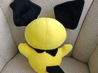 Pokemon Pichu, Kopf mit Körper ca 20cm. Mit Ohren 34cm, FIXPREIS 15€/NUR SELBSTABHOLUNG Pokemon Pichu, Kopf mit Körper ca 20cm. Mit Ohren 34cm, FIXPREIS 15€/NUR SELBSTABHOLUNG