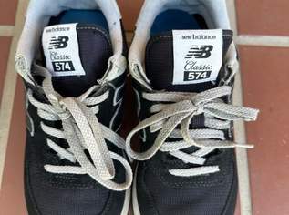 Coole Sneaker von New Balance 574, 40 €, Kleidung & Schmuck-Damenkleidung in 5061 Elsbethen