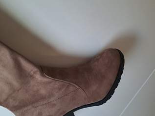 Overknees Größe 39 NEU, 30 €, Kleidung & Schmuck-Damenkleidung in 1210 Floridsdorf