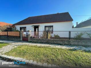 Gemütliches Einfamilienhaus mit großem Garten, Pavillon und Pool, 289000 €, Immobilien-Häuser in 7111 Parndorf Gemütliches Einfamilienhaus mit großem Garten, Pavillon und Pool, 289000 €, Immobilien-Häuser in 7111 Parndorf