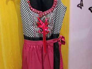 Trachtendirndl rot/schwarz mit Schürze Trachtendirndl rot/schwarz mit Schürze