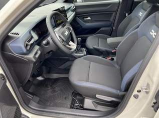 Duster Expression Winterpaket+LED+RFK TCe 100..., 25585 €, Auto & Fahrrad-Autos in 6844 Gemeinde Altach