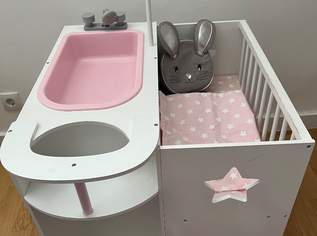 Puppenwagen und Puppenbett, 50 €, Kindersachen-Spielzeug in 1090 Alsergrund