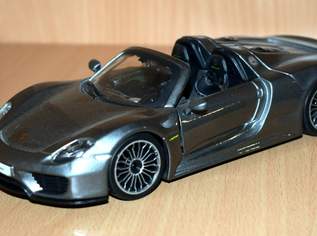 Porsche 918 Spyder grau Bburago Maßstab 1:24, 18 €, Marktplatz-Spiele, Bastelmaterial & Modellbau in 3370 Gemeinde Ybbs an der Donau