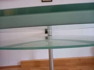 Eleganter Glasstisch mit 4 Lederstühlen Eleganter Glasstisch mit 4 Lederstühlen