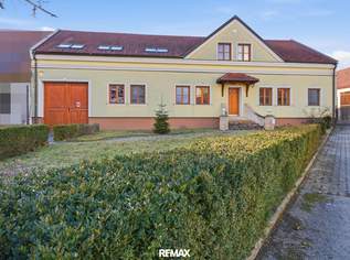 Landhaus mit ca. 5408 m² Grund im Weinviertel - Wohnkomfort & Landwirtschaft vereint, 798000 €, Immobilien-Häuser in 2013 Untergrub