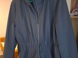 Jacken und T-shirt   5EuroStk, 5 €, Kleidung & Schmuck-Damenkleidung in 1210 Floridsdorf