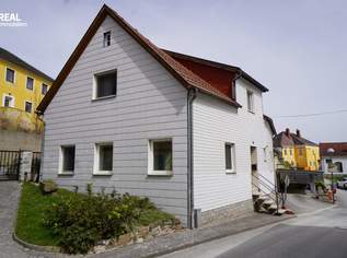 PREISKNÜLLER!! Großzügiges Wohnhaus mit Nebengebäude, Innenhof, Garten und Dachterrasse, 99000 €, Immobilien-Häuser in 3830 Gemeinde Waidhofen an der Thaya