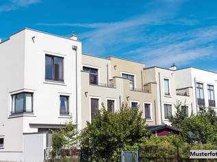 Einfamilien-Doppelhaushälfte mit Stellplatz und Garten, 577600 €, Immobilien-Gewerbeobjekte in Oberösterreich