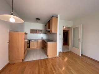 Charmante und helle 2-Zimmer-Wohnung direkt am Lainzer Platz, 265000 €, Immobilien-Wohnungen in 1130 Hietzing