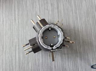 Reisestecker, Adapter Grau mit Erdung, 10 €, Haus, Bau, Garten-Hausbau & Werkzeug in 3200 Gemeinde Ober-Grafendorf